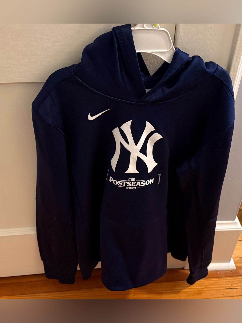 Youth XL Yankees hoodie postseason Nike